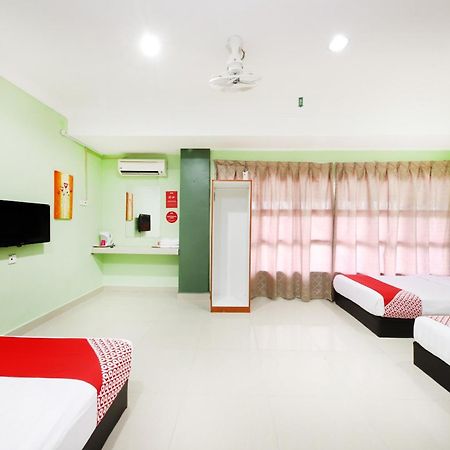 Super Oyo 720 Corridor Hotel 2 Pekan Eksteriør billede