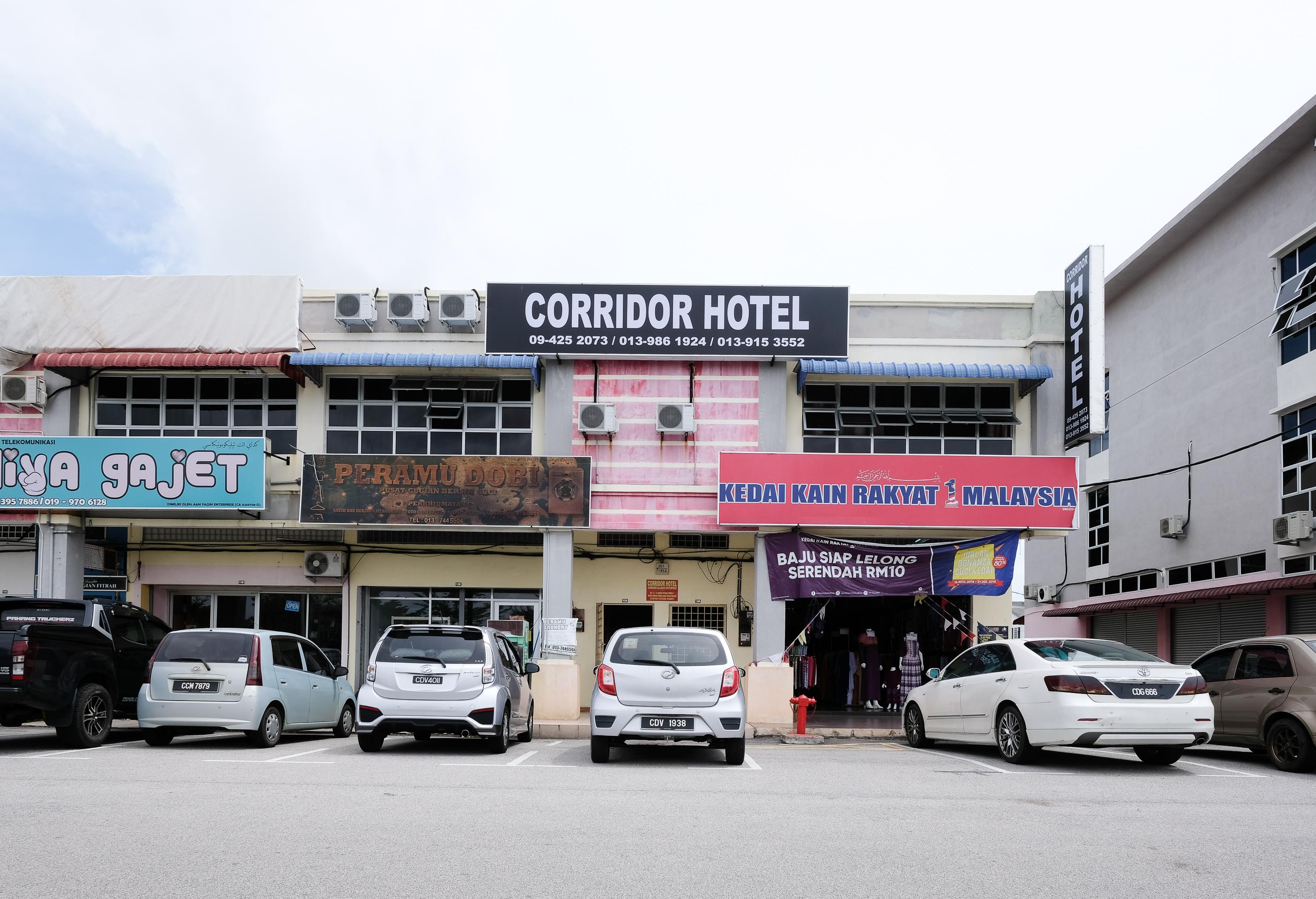 Super Oyo 720 Corridor Hotel 2 Pekan Eksteriør billede