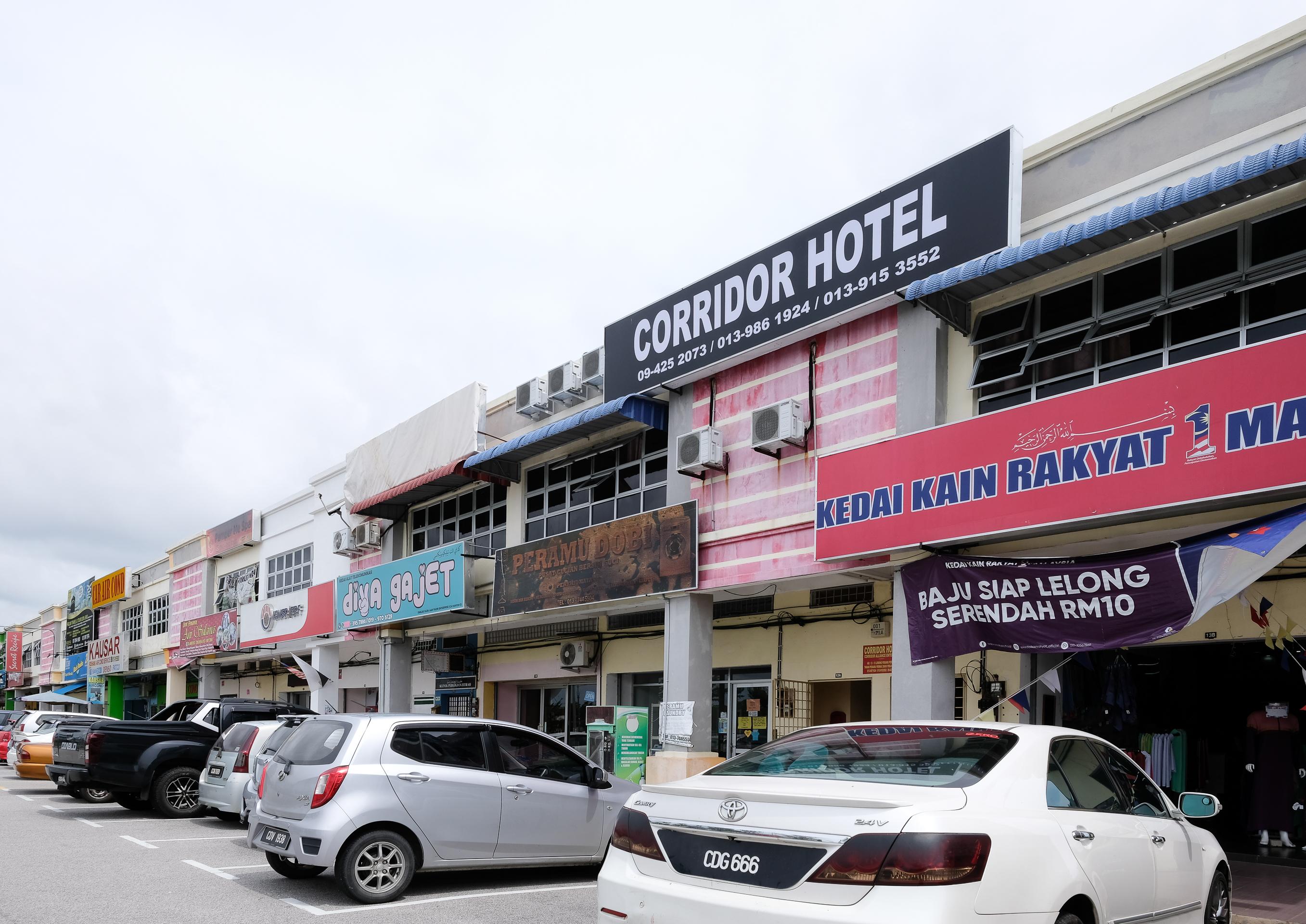 Super Oyo 720 Corridor Hotel 2 Pekan Eksteriør billede