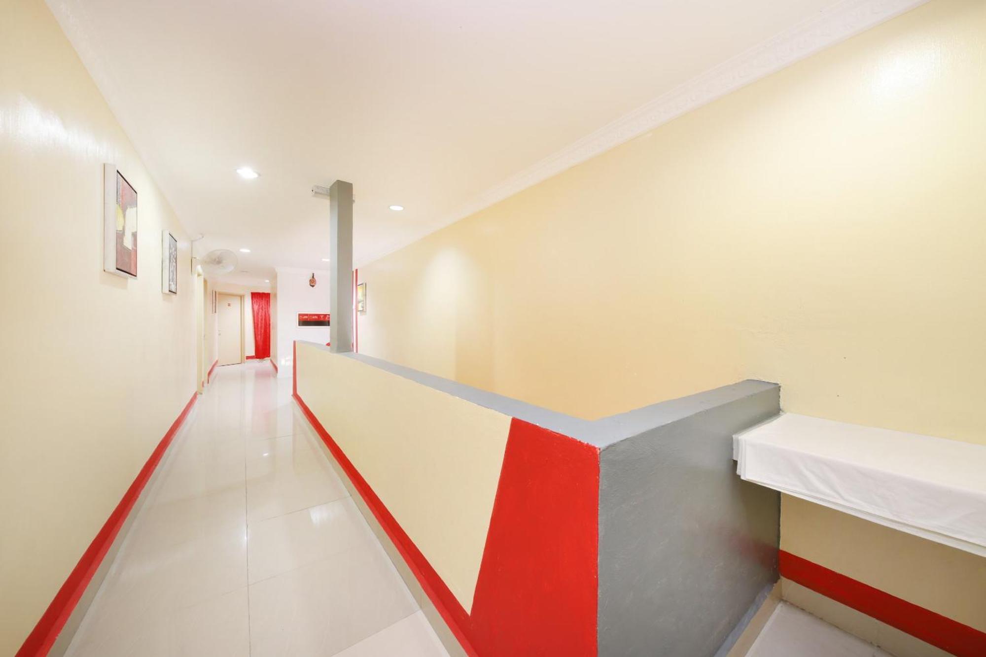 Super Oyo 720 Corridor Hotel 2 Pekan Eksteriør billede